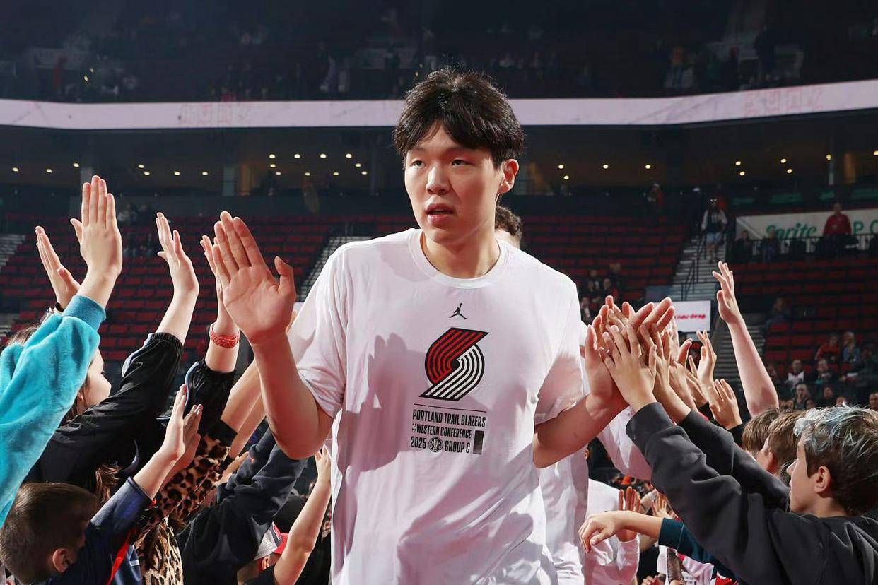 乐鱼离谱！浙江队绝杀压哨备战中超波特兰开拓者战术微调备战NBA常规赛，莱万多夫斯基在雄鹿比赛中状态火爆的简单介绍